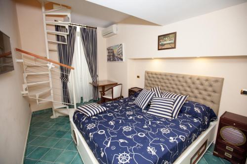 Double Room image 2