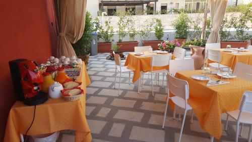 餐飲選擇, Mediterraneo B&B in 馬里耶