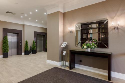 Raymond Hotel - image 3