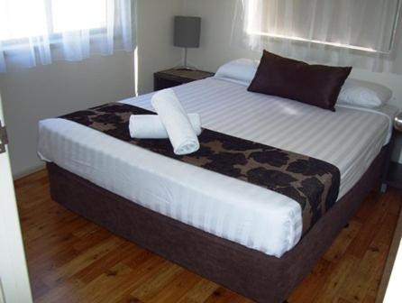 Fraser Coast Top Tourist Park Room Type - Superior Cabin