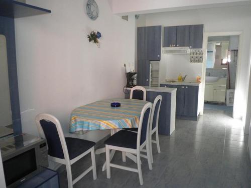 Apartments with a parking space Lopar Rab - 14089 - image 2