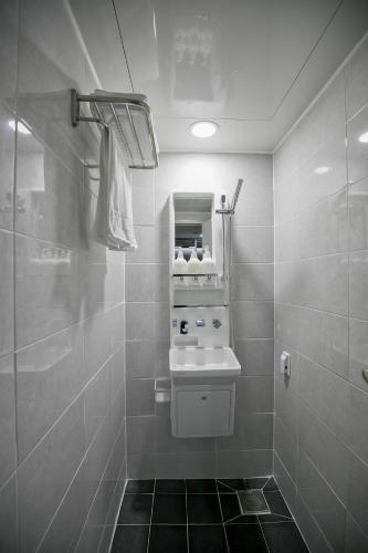 Philstay Myeongdong Station - Hostel Room Type - Family Double Room