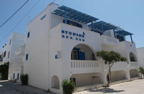  Studios Rea Sun in Naxos Chora