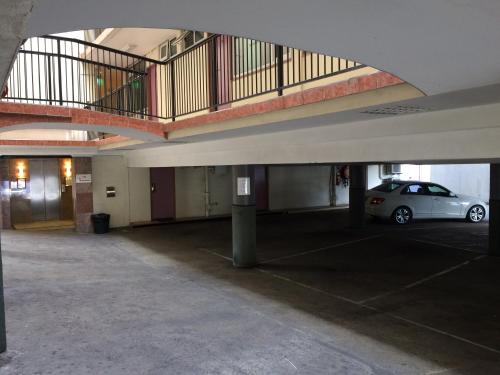 Edgecliff Lodge Motel - image 6
