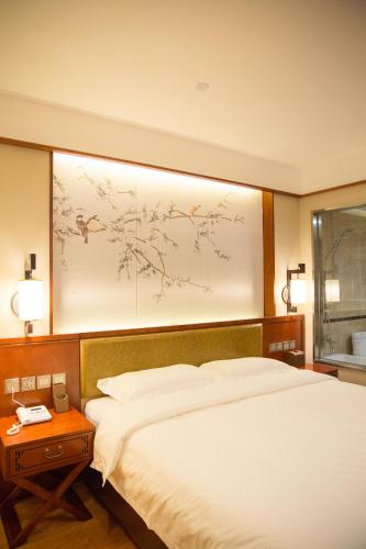 Beijing Palace Hotel Beijing Palace Hotel is a popular choice amongst travelers in Beijing, whether exploring or just passing through. The property has everything you need for a comfortable stay. Service-minded staff will