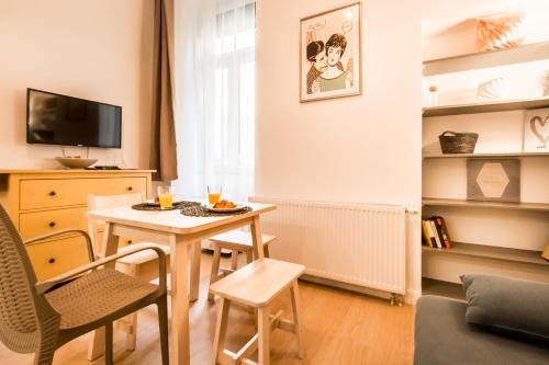 BpR Paulay Cozy Apartment - Tap to explore photos