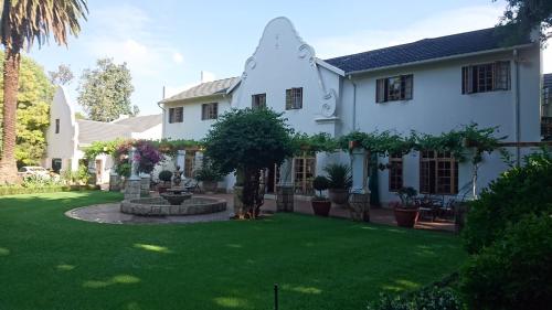 Le Chateau Guest House and Conference Centre Johannesburg