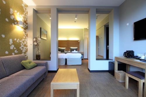 The Bank Hotel - image 2