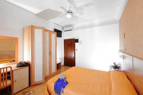 Hotel Mirabel - Photo 3