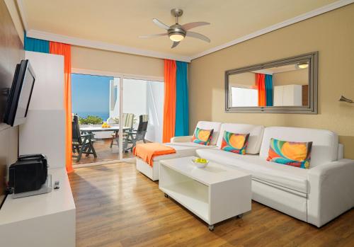 Regency Torviscas Apartments Suites-NEW