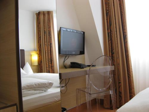 Hotel Flandrischer Hof - image 14
