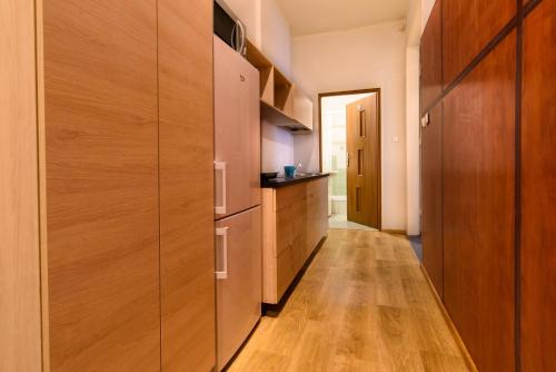 Constitution Square Rooms – Warsaw, WI