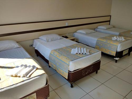 1 double bed, 5 twin beds