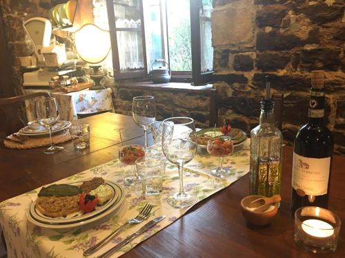 餐廳, Podere Terreno alla via della volpaia in 拉達伊恩基亞恩蒂
