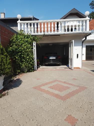 Apartments Vila White House - image 3