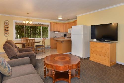 Surf Motel and Gardens