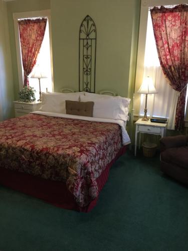 B&B Fort Scott - The Courtland Hotel & Spa - Bed and Breakfast Fort Scott