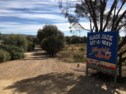 Black Jack Get-A-Way "Magpies Nest"