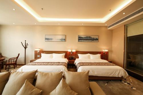 Irvine Holiday Hotel Zhuhai Price Address Reviews - 