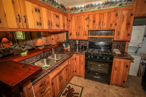 Our Mountain Hideaway Home - image 4