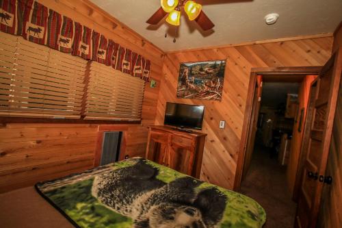 Our Mountain Hideaway Home - image 7