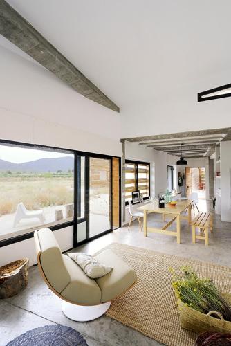 Casa para tres hermanas in คาเวียร์