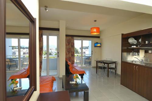 Ialysos City Hotel - image 3