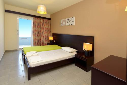 One-Bedroom Apartment image 8