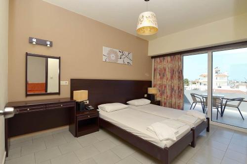 One-Bedroom Apartment image 5