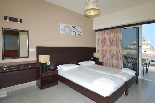 Ialysos City Hotel - image 12