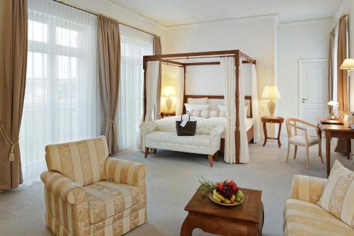 2 bedrooms, 3 beds