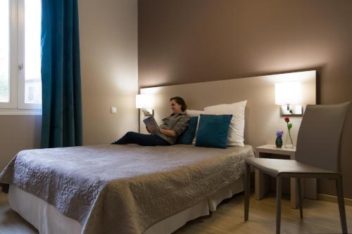 Le Pardaillan Le Pardaillan is conveniently located in the popular Gondrin area. Offering a variety of facilities and services, the property provides all you need for a good nights sleep. Service-minded staff will