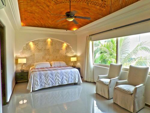 Villa with Sea View image 10