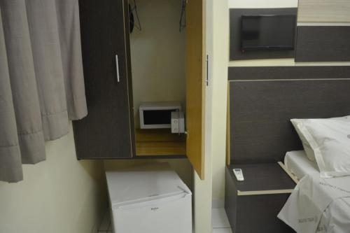 Deluxe Triple Room with 1 Double Bed and 1 Single Bed image 2