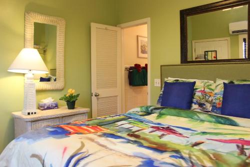 Caribbean House No Resort Fees - image 9