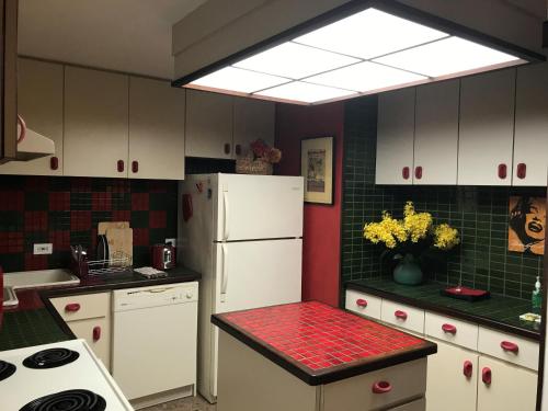 Lovely 1 Bedroom by Beach