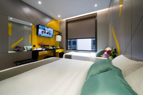room detail thumbnail 1