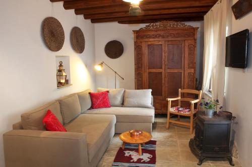 Kalopanayiotis Cottage - image 4