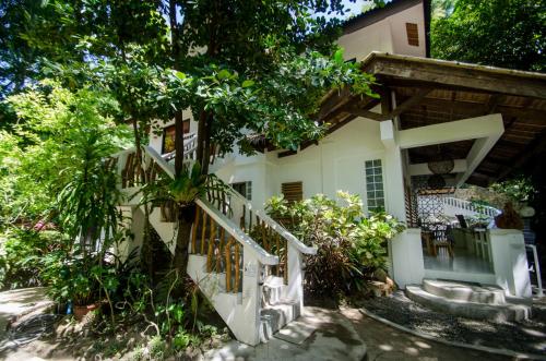 Cocoloco Beach Resort