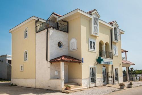 Villa Manda with sea view, 2 terraces & parking - Apartment - Tribunj