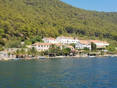  Apartments Mljet, Pension in Goveđari bei Kozarica