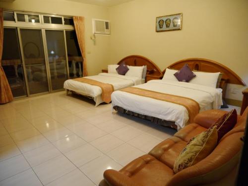 2 double beds