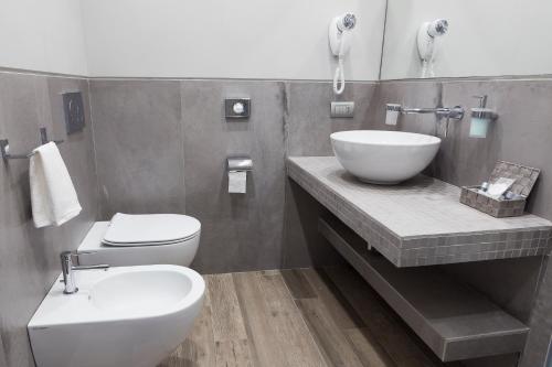 Rhome Suites - image 8