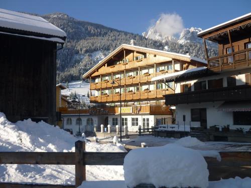 Hotel El Pilon, Pozza di Fassa