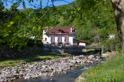 Les Sources de La Nive - Hôtel - Estérençuby