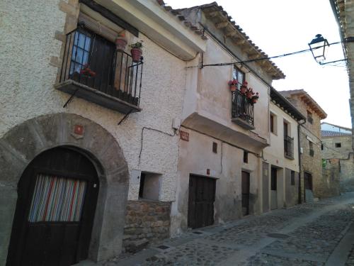 Tuvākā izklaides vieta, Los Arcos de Yanguas in Yanguas