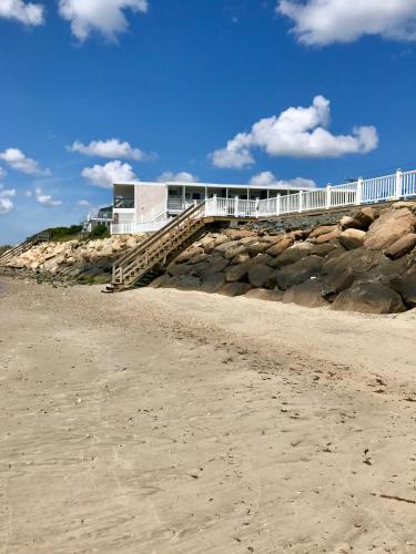 The Garlands Motel – Dennis Port, MA