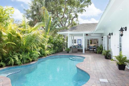 View, Palm Beach Oasis - 3bd3ba - Private Pool & Parking in Grandview Heights