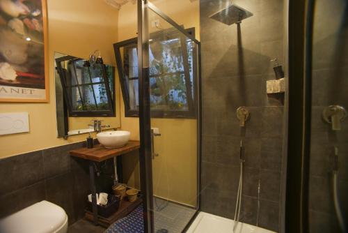 La Maison At The Old Bridge - image 4