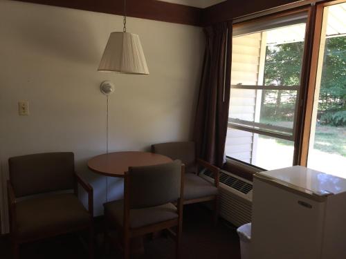 North King Motel - image 5